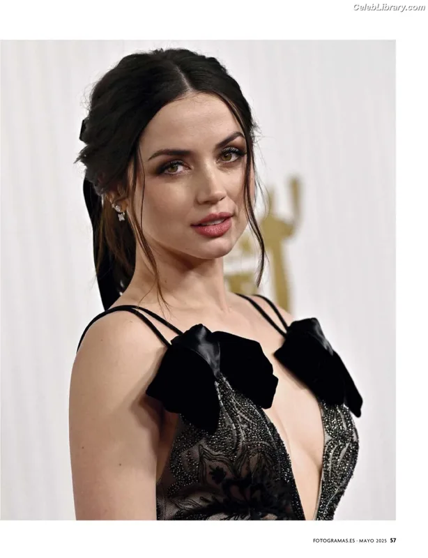 Ana de Armas photo 8 of 3418