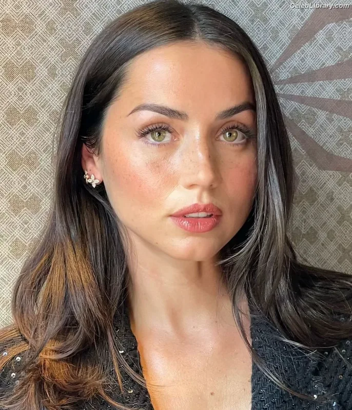 Ana de Armas photo 13 of 3418