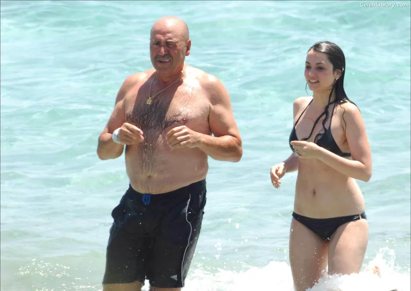 Ana de Armas photo 18 of 3418
