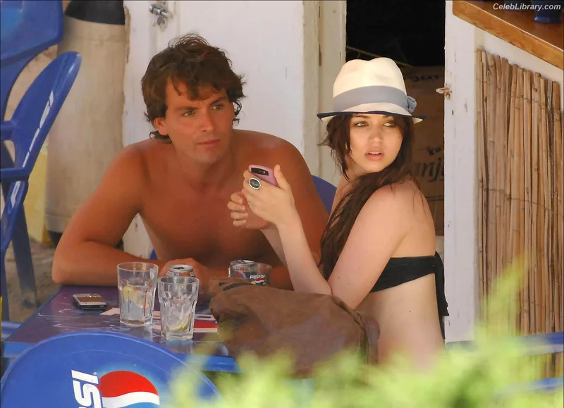 Ana de Armas photo 8 of 3418