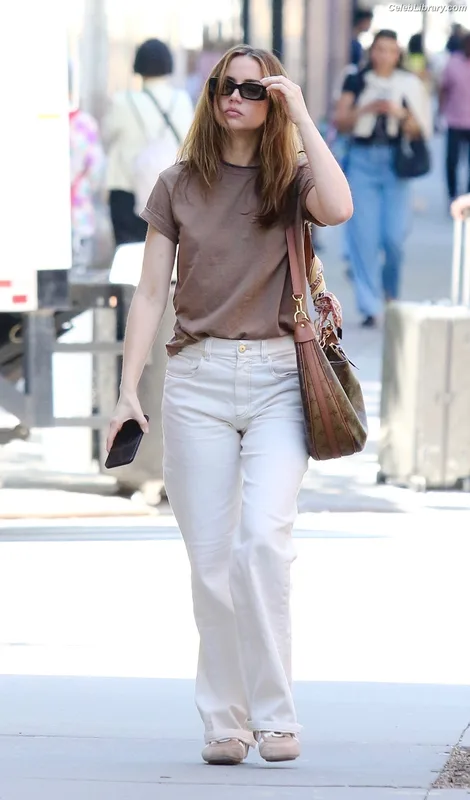 Ana de Armas photo 14 of 3418