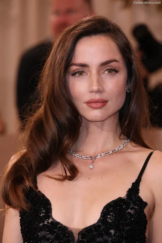 Ana de Armas photo 10 of 3418