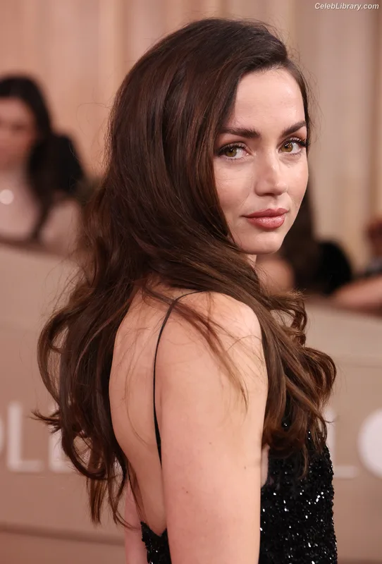 Ana de Armas photo 20 of 3418