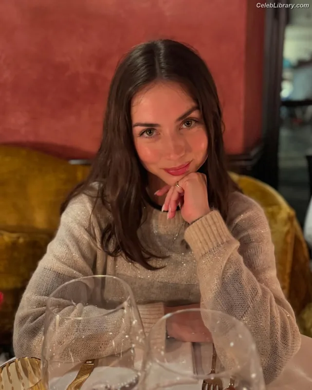 Ana de Armas photo 23 of 3418