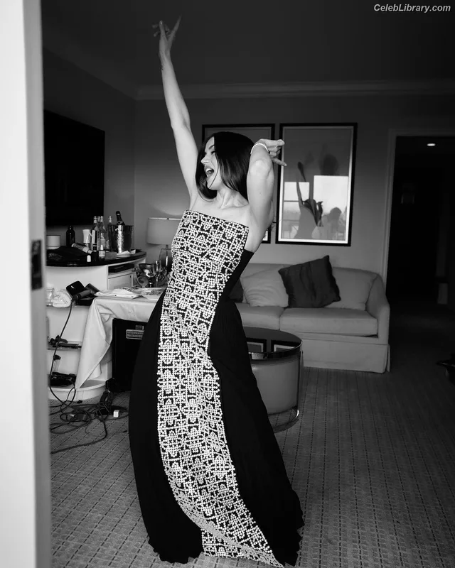 Ana de Armas photo 1 of 3418