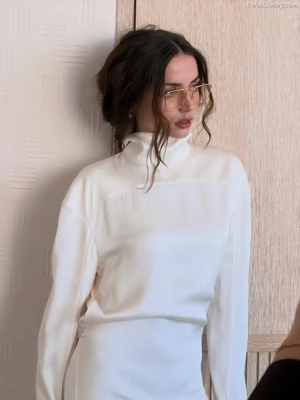 Ana de Armas photo 23 of 3418