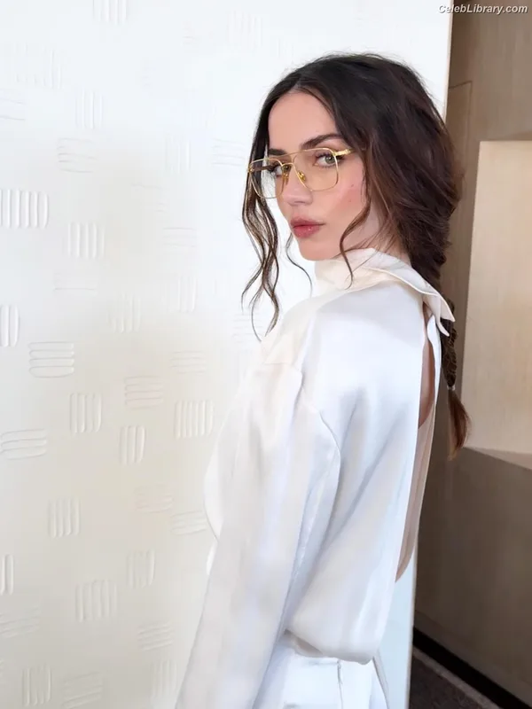 Ana de Armas photo 24 of 3418