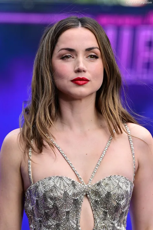 Ana de Armas photo 21 of 3418