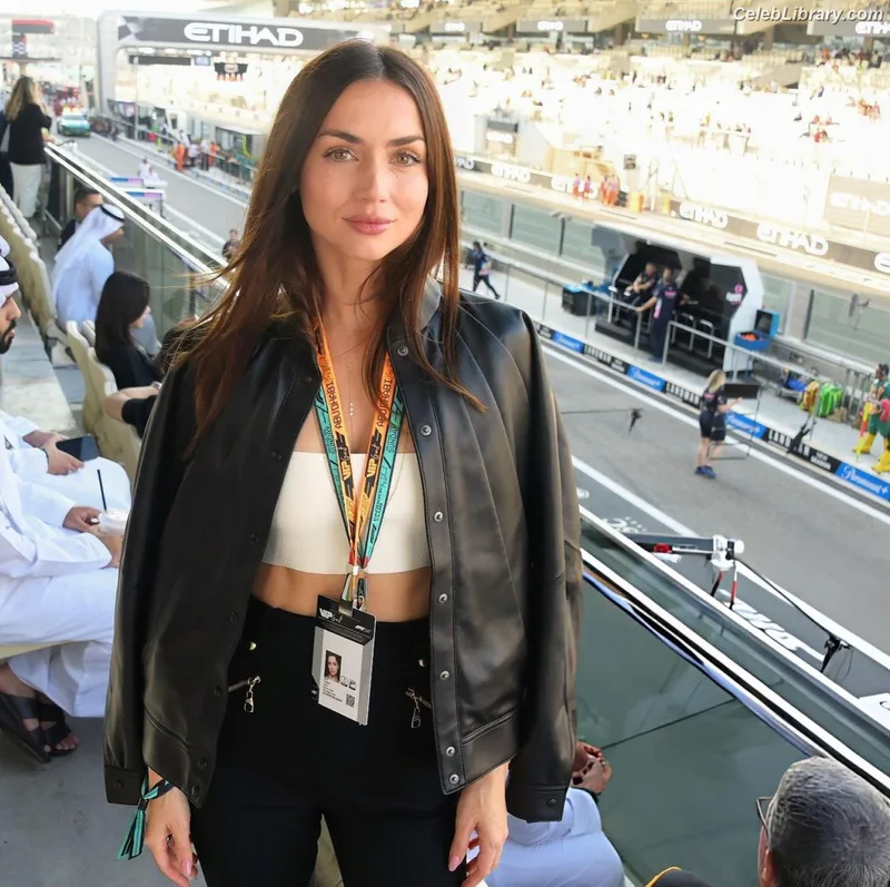 Ana de Armas photo 15 of 3418