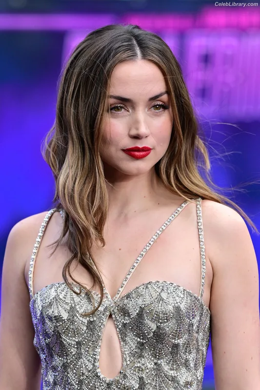 Ana de Armas photo 14 of 3418