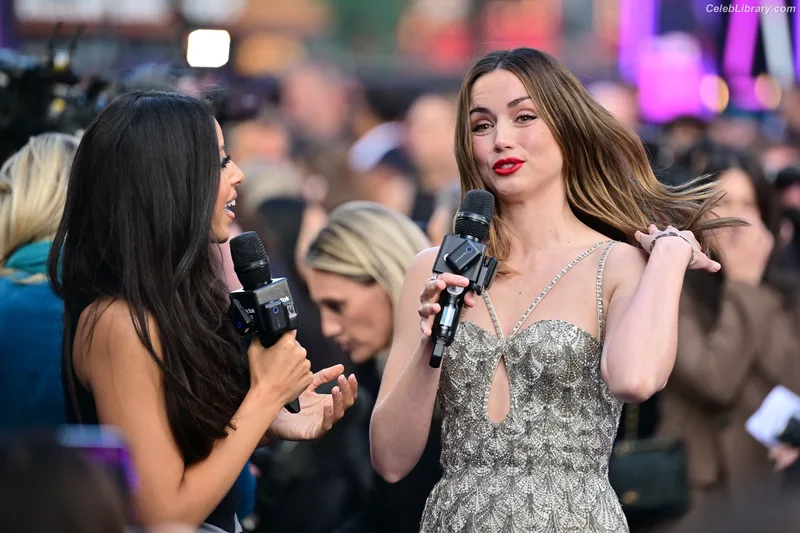 Ana de Armas photo 16 of 3418