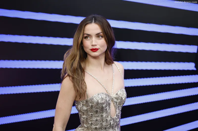 Ana de Armas photo 3 of 3418