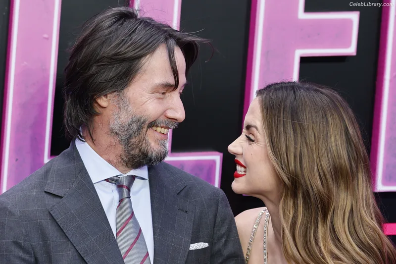 Ana de Armas photo 4 of 3418