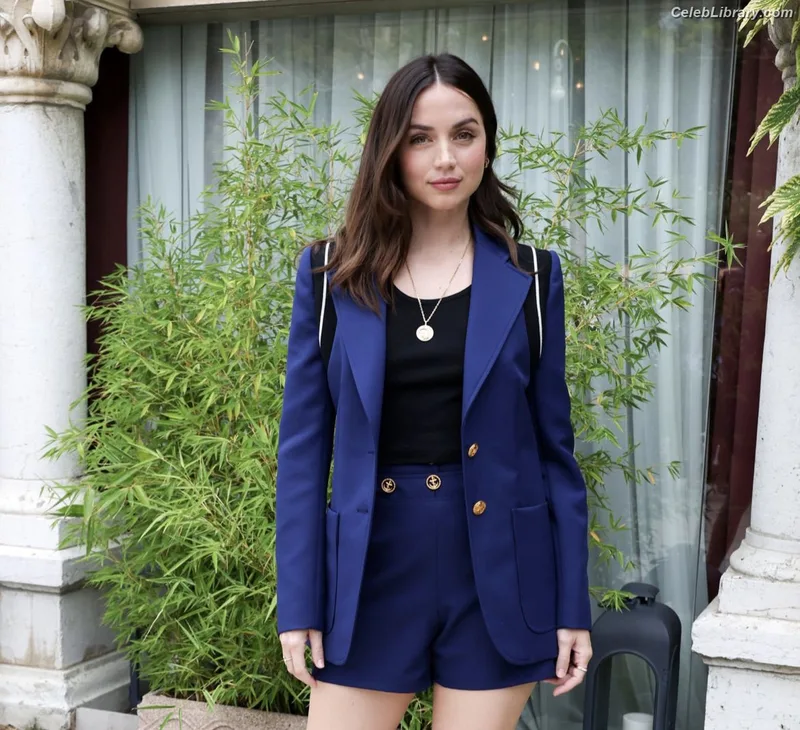 Ana de Armas photo 20 of 3418
