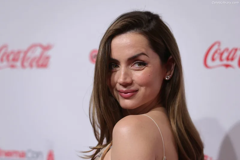 Ana de Armas photo 17 of 3418