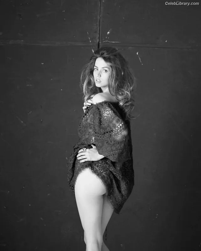 Ana de Armas photo 10 of 3418