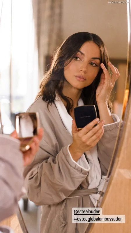 Ana de Armas photo 12 of 3418