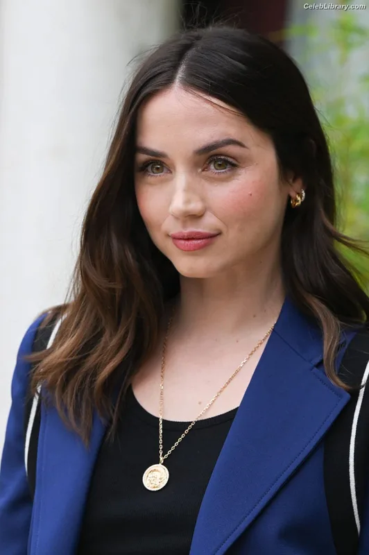 Ana de Armas photo 20 of 3418