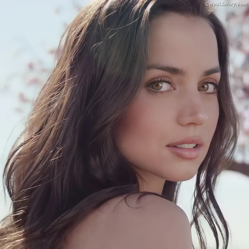 Ana de Armas photo 13 of 3418