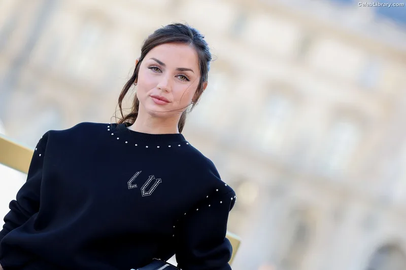 Ana de Armas photo 17 of 3418
