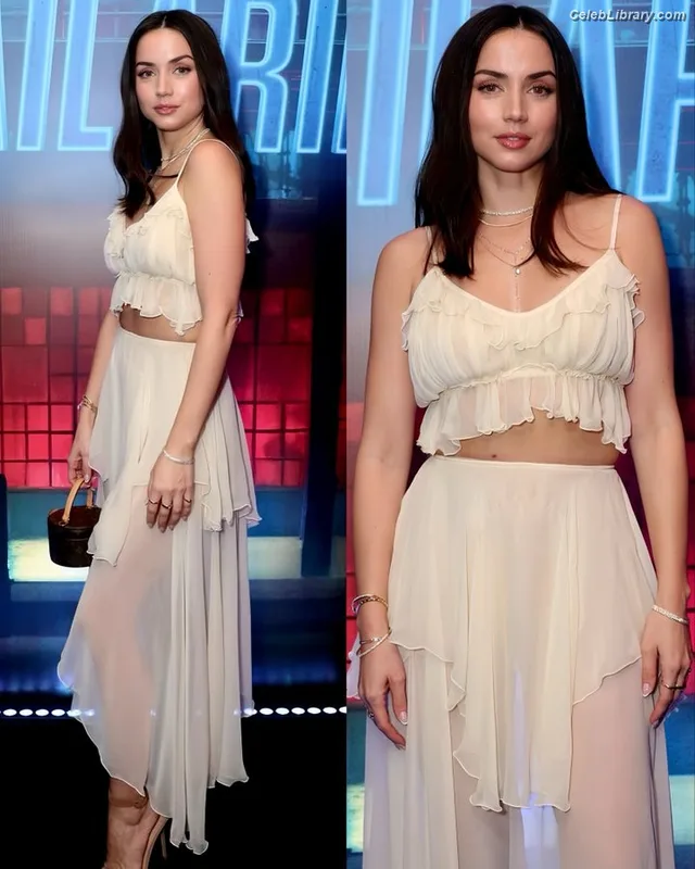 Ana de Armas photo 3 of 3418