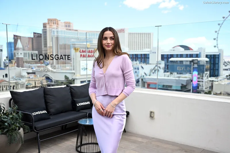 Ana de Armas photo 20 of 3418