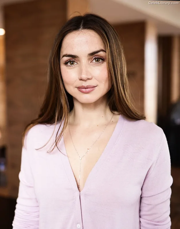 Ana de Armas photo 21 of 3418
