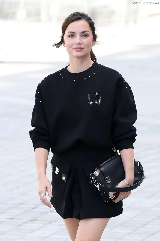 Ana de Armas photo 4 of 3418