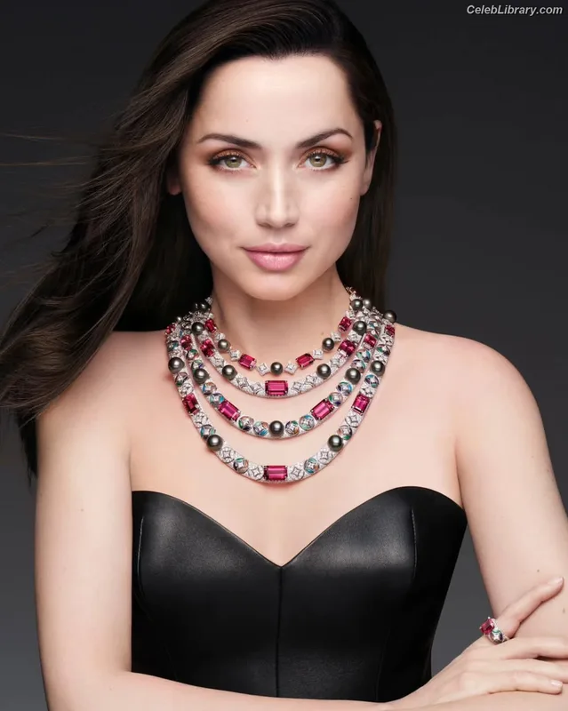 Ana de Armas photo 23 of 3418