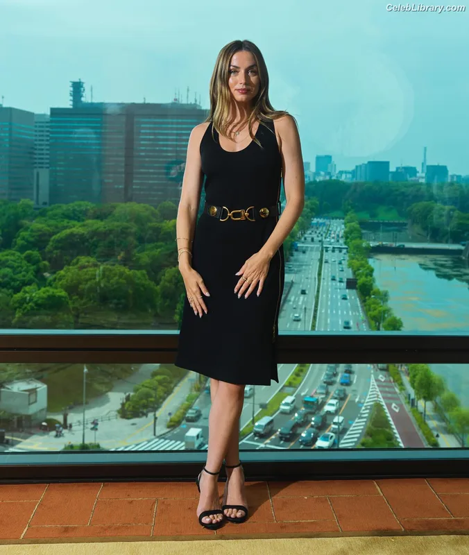 Ana de Armas photo 16 of 3418