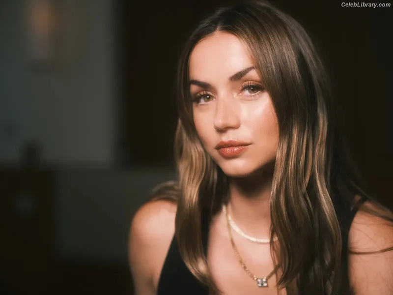 Ana de Armas photo 18 of 3418
