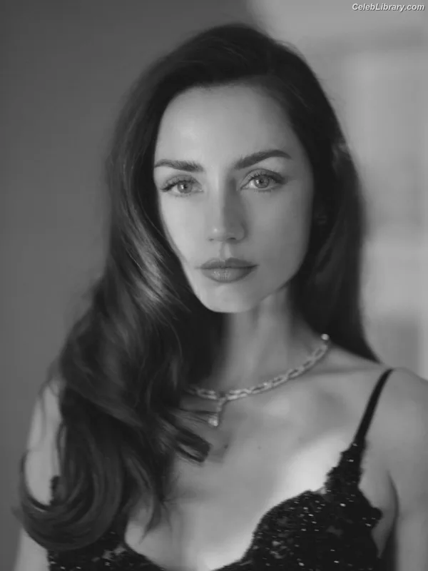 Ana de Armas photo 10 of 3418