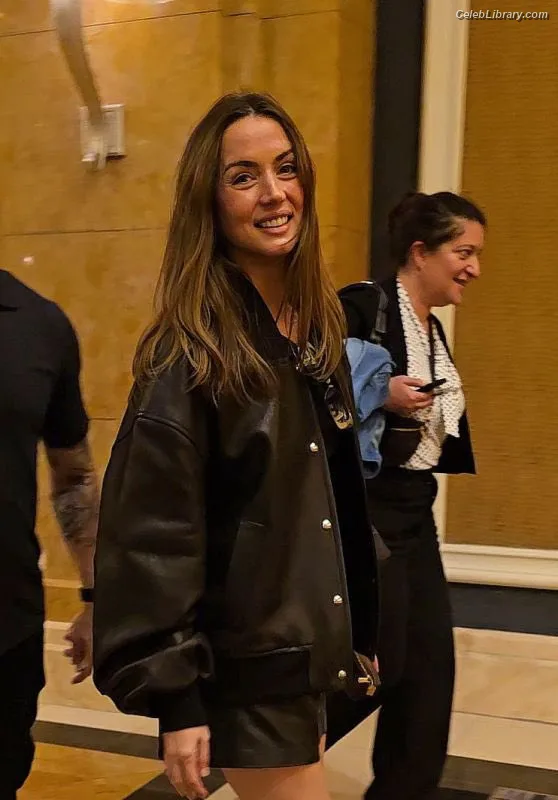 Ana de Armas photo 1 of 3418