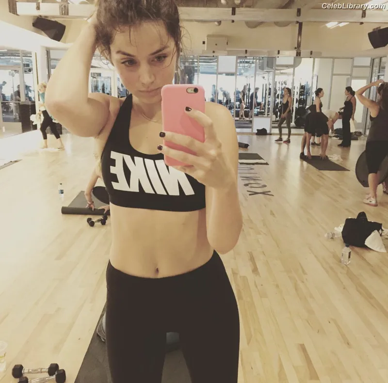 Ana de Armas photo 20 of 3418