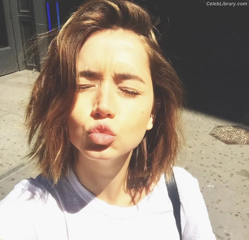 Ana de Armas photo 23 of 3418
