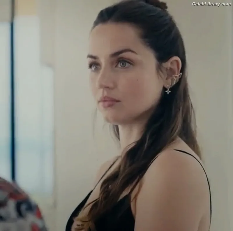 Ana de Armas photo 1 of 3418