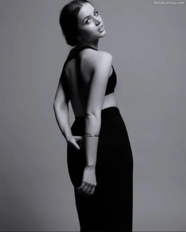 Ana de Armas photo 14 of 3418