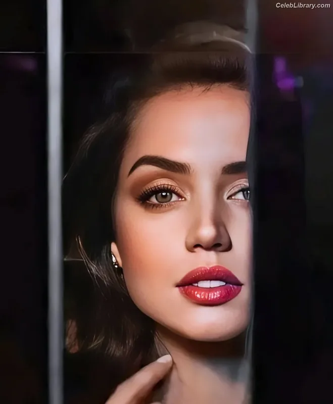 Ana de Armas photo 20 of 3418