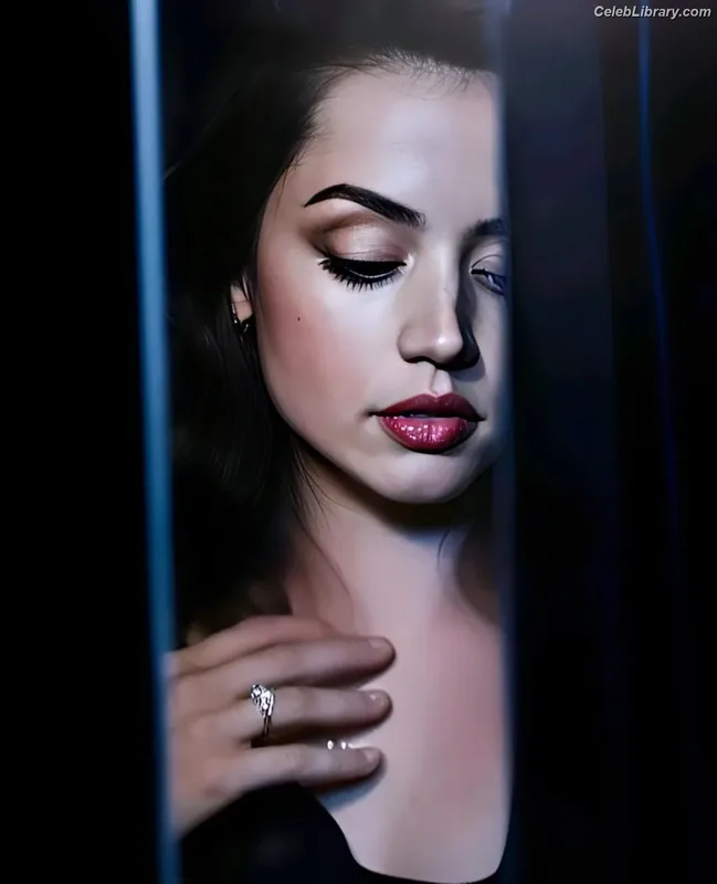 Ana de Armas photo 22 of 3418