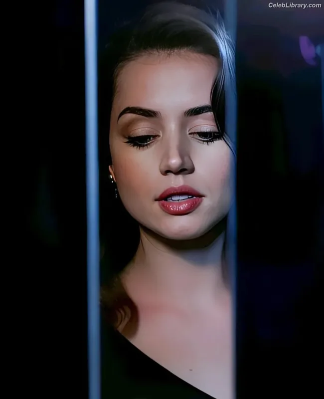 Ana de Armas photo 23 of 3418