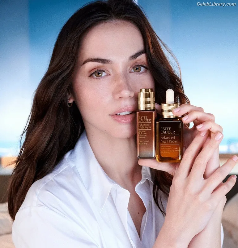 Ana de Armas photo 12 of 3418