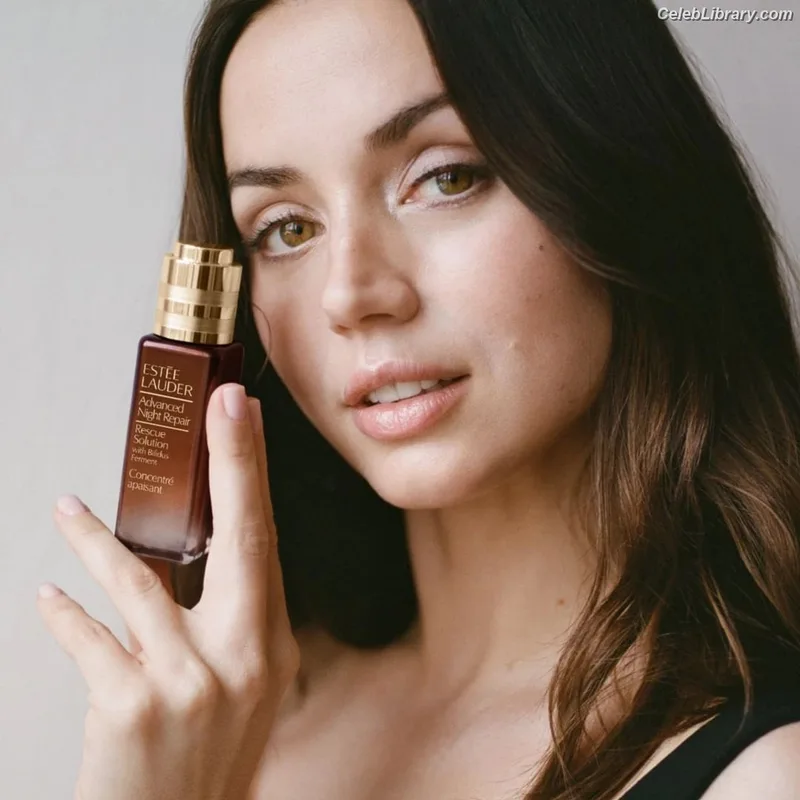 Ana de Armas photo 8 of 3418