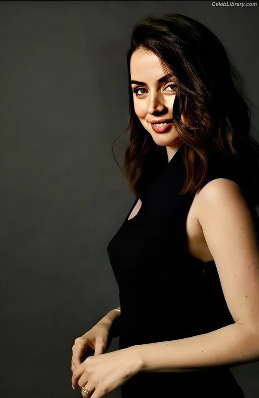 Ana de Armas photo 17 of 3418