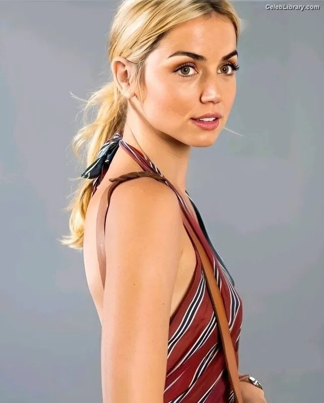 Ana de Armas photo 19 of 3418