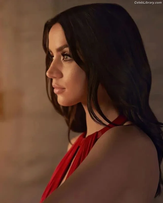 Ana de Armas photo 8 of 3418