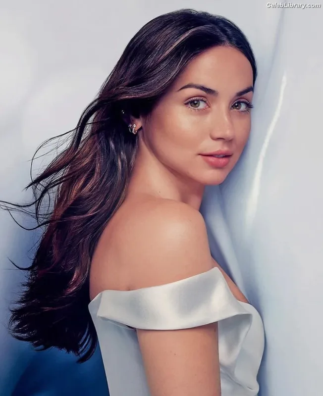 Ana de Armas photo 13 of 3418