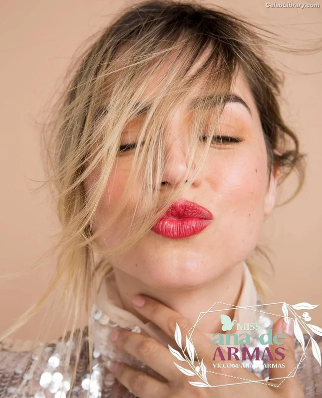Ana de Armas photo 17 of 3418