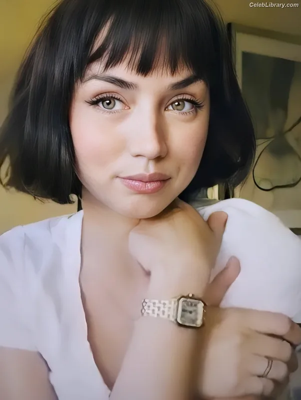 Ana de Armas photo 6 of 3418