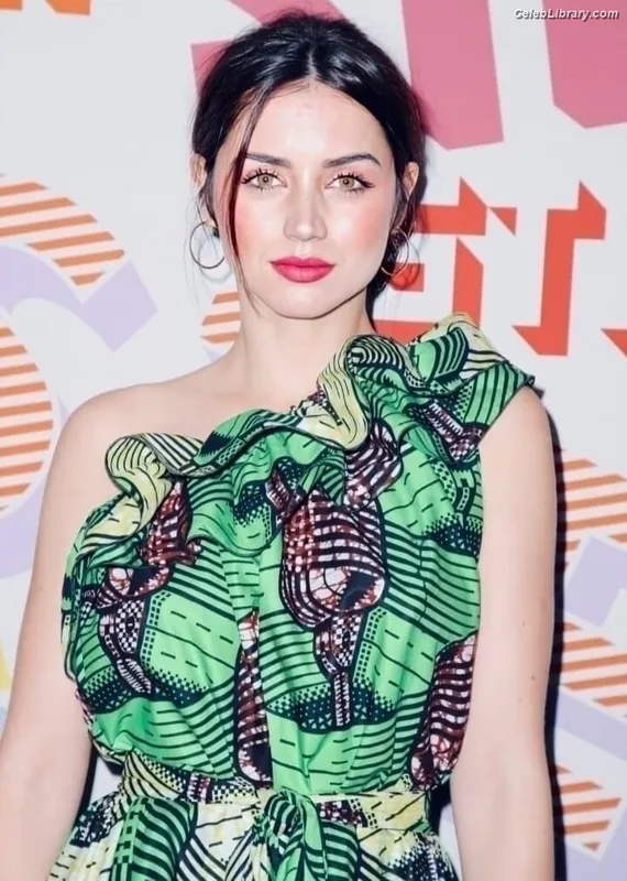 Ana de Armas photo 10 of 3418