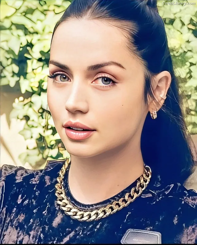 Ana de Armas photo 19 of 3418